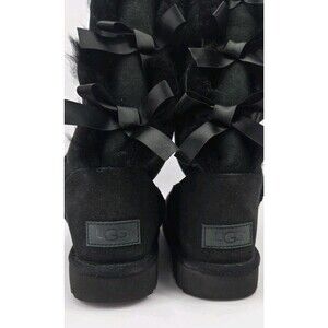 Ugg Australia - Classic Bailey Bow II - Womens Sheepskin Boots - Black - Sz 11
